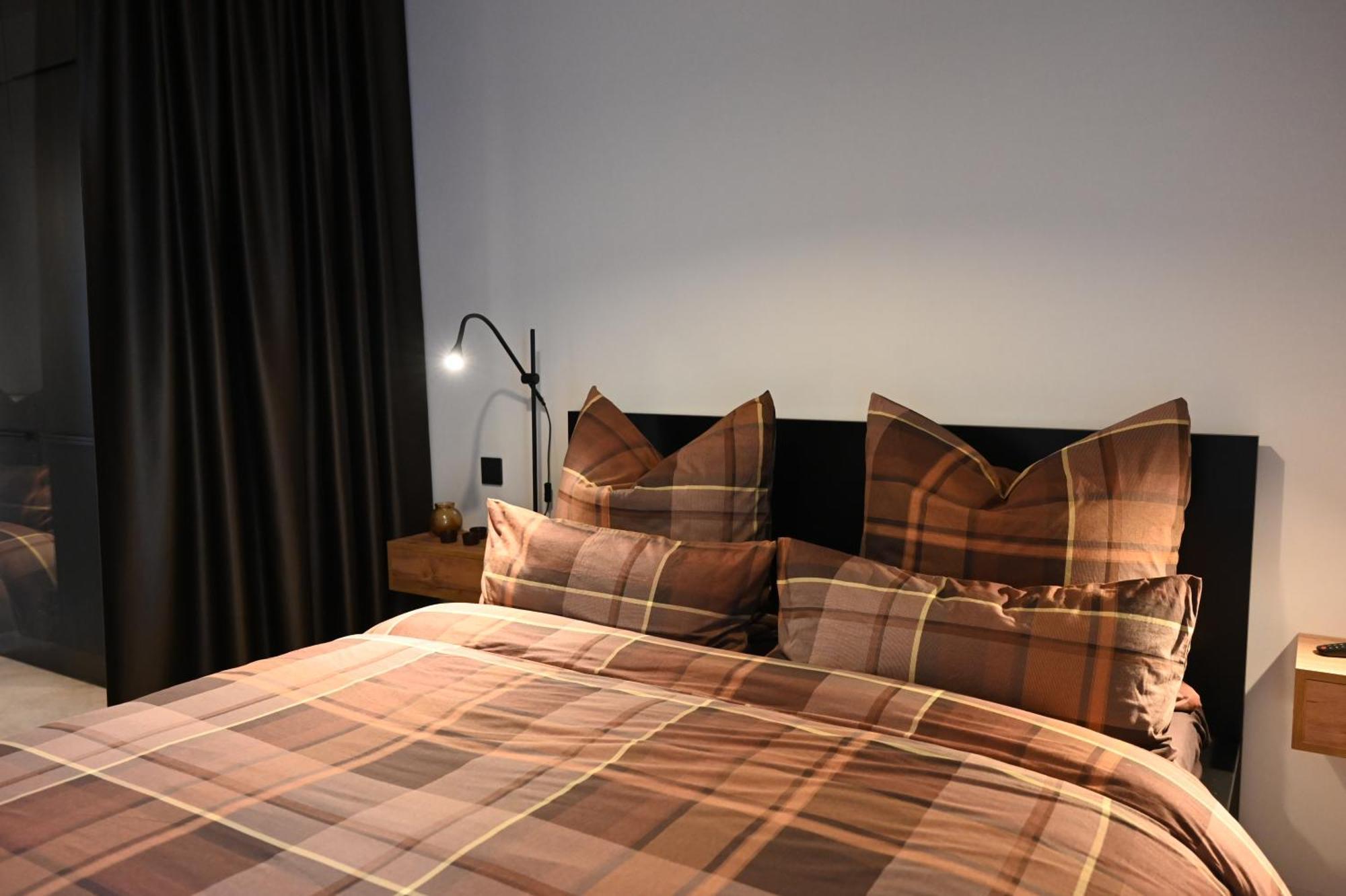 Eiwelhome - Stilvoll, Urban-Ruhig Schlafen, Bahnhofsnah, Balkon Erfurt Bagian luar foto